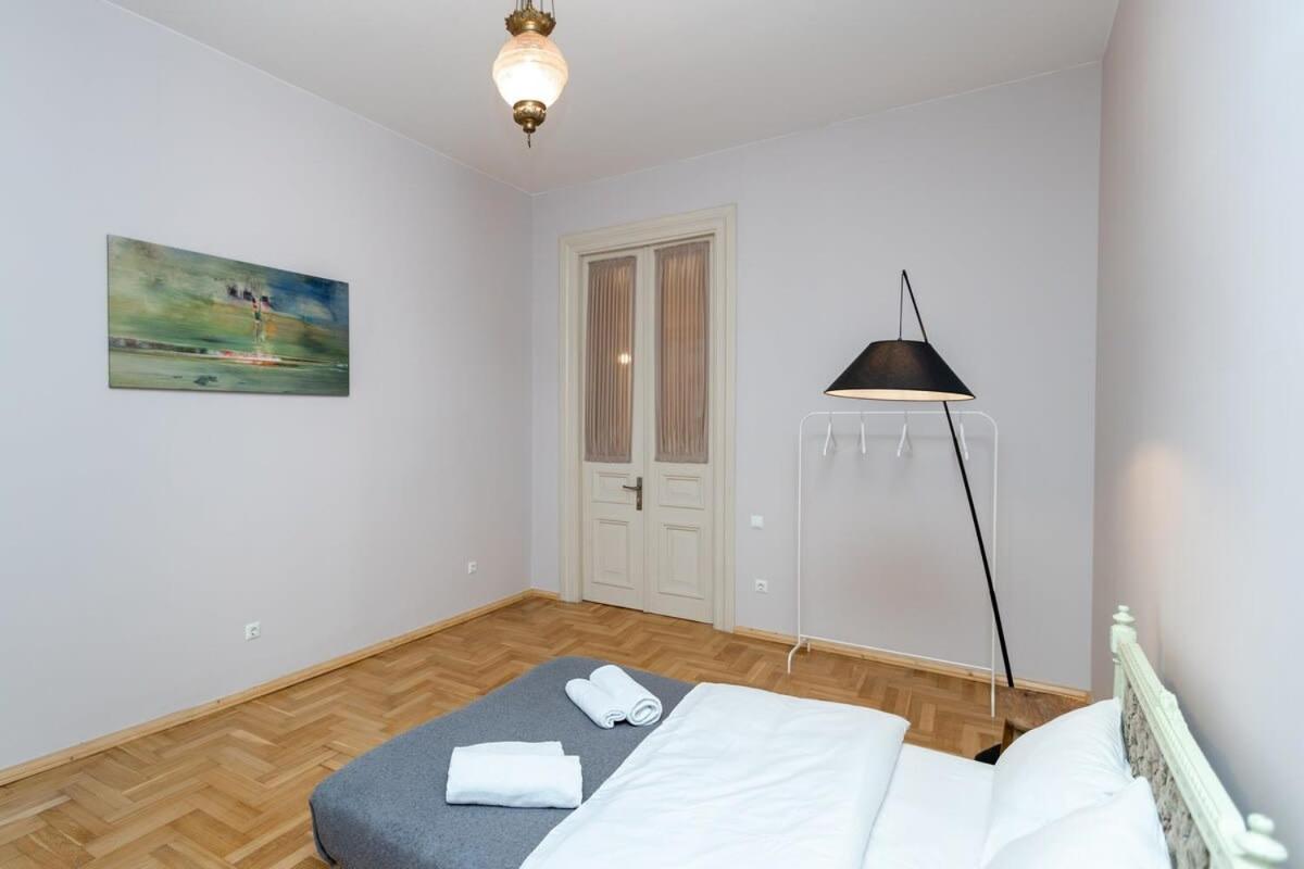 Stylish 2Br Apt In The Heart Of Old טביליסי מראה חיצוני תמונה